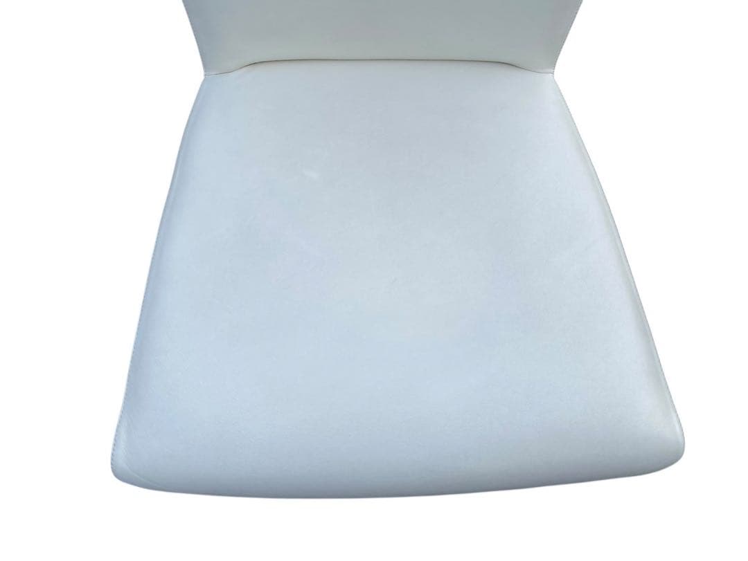 ◇②Poltrona Frau vittoria ダイニングチェア