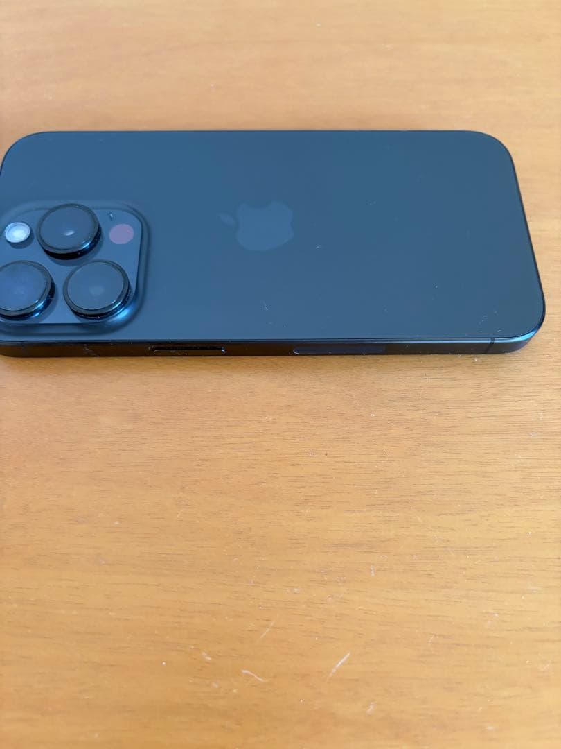 iPhone 15 pro ブラックチタニウム 米国仕様 SIMフリー