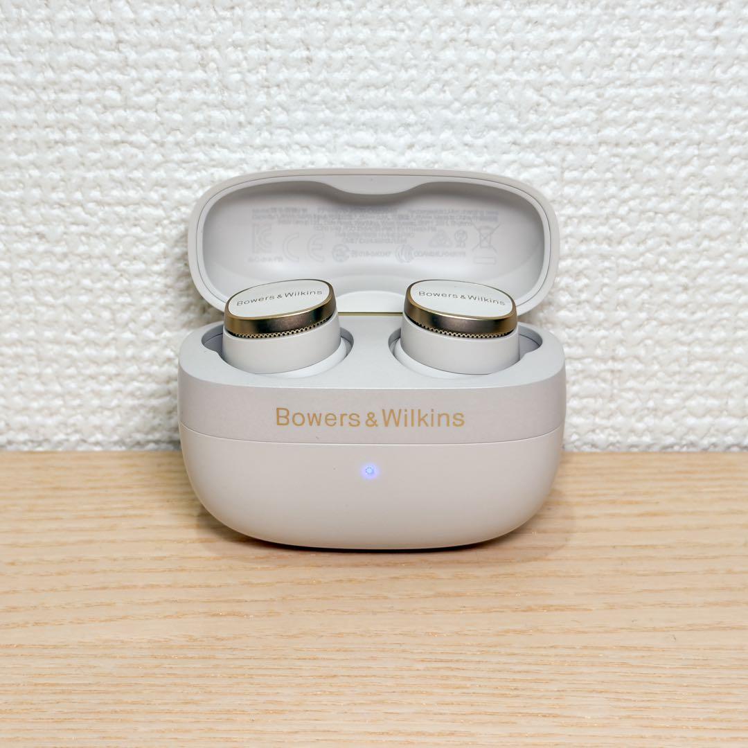 Bowers & Wilkins Pi8 ワイヤレスイヤフォン