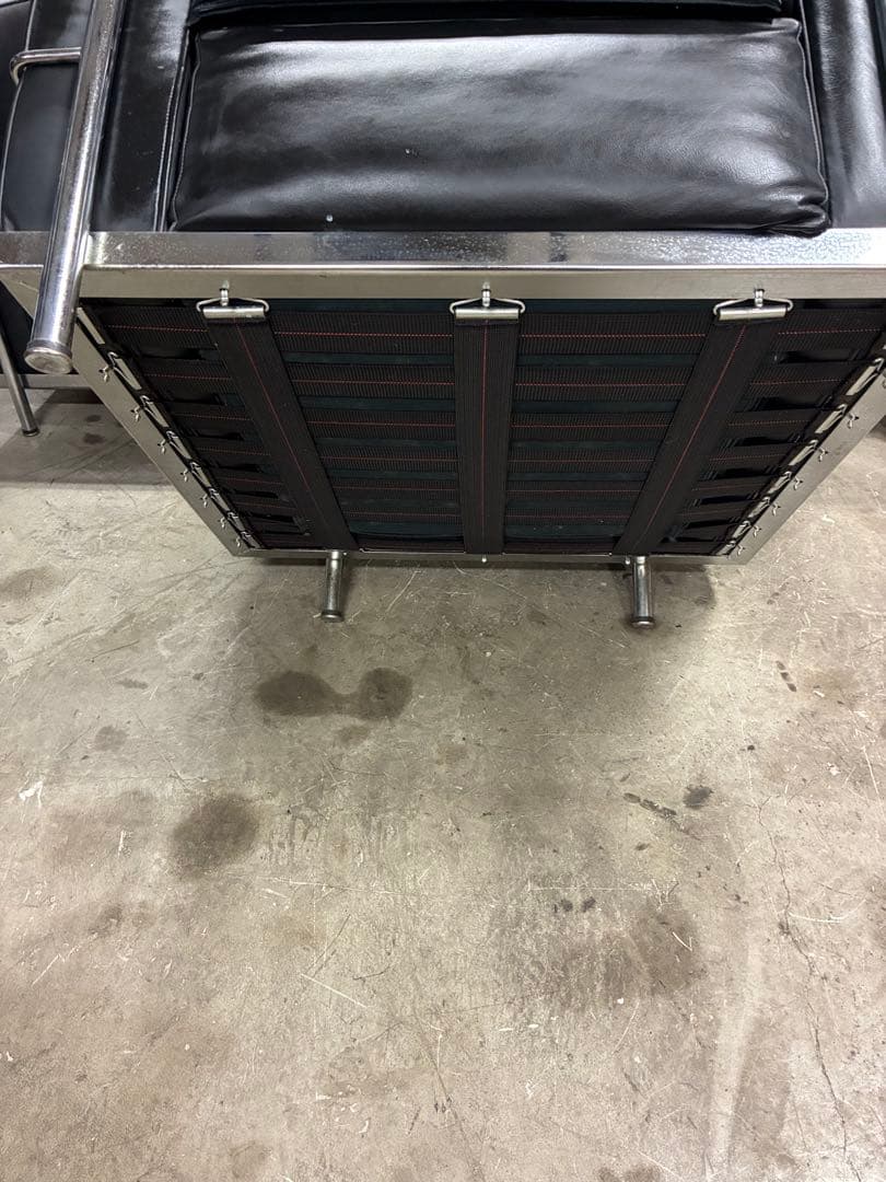 ル・コルビジエLC2の正規品です‼️①一人掛けソファ‼️