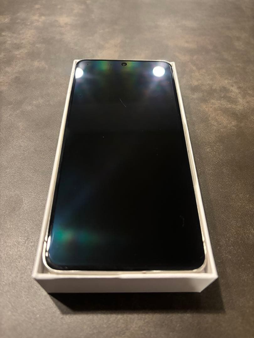 Google Pixel 8 Pro ホワイト本体　ポーチセット