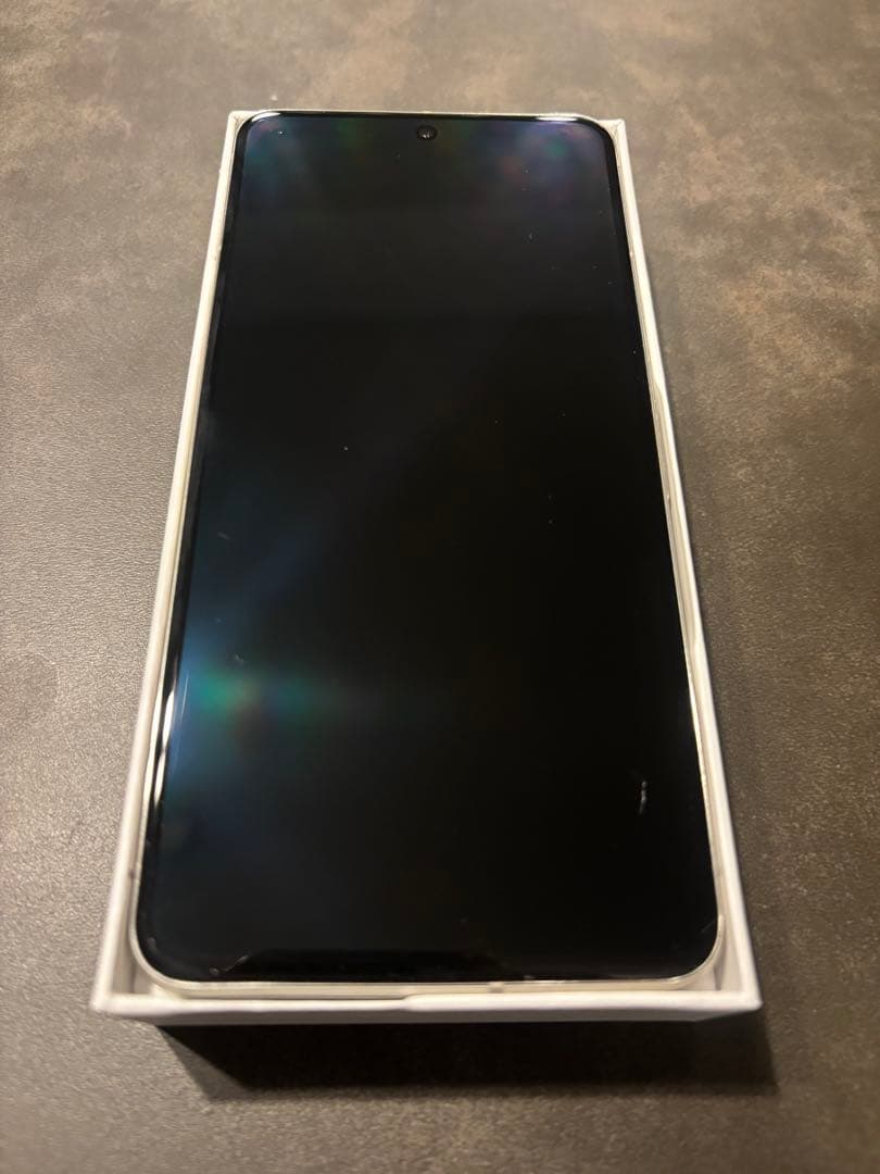 Google Pixel 8 Pro ホワイト本体　ポーチセット