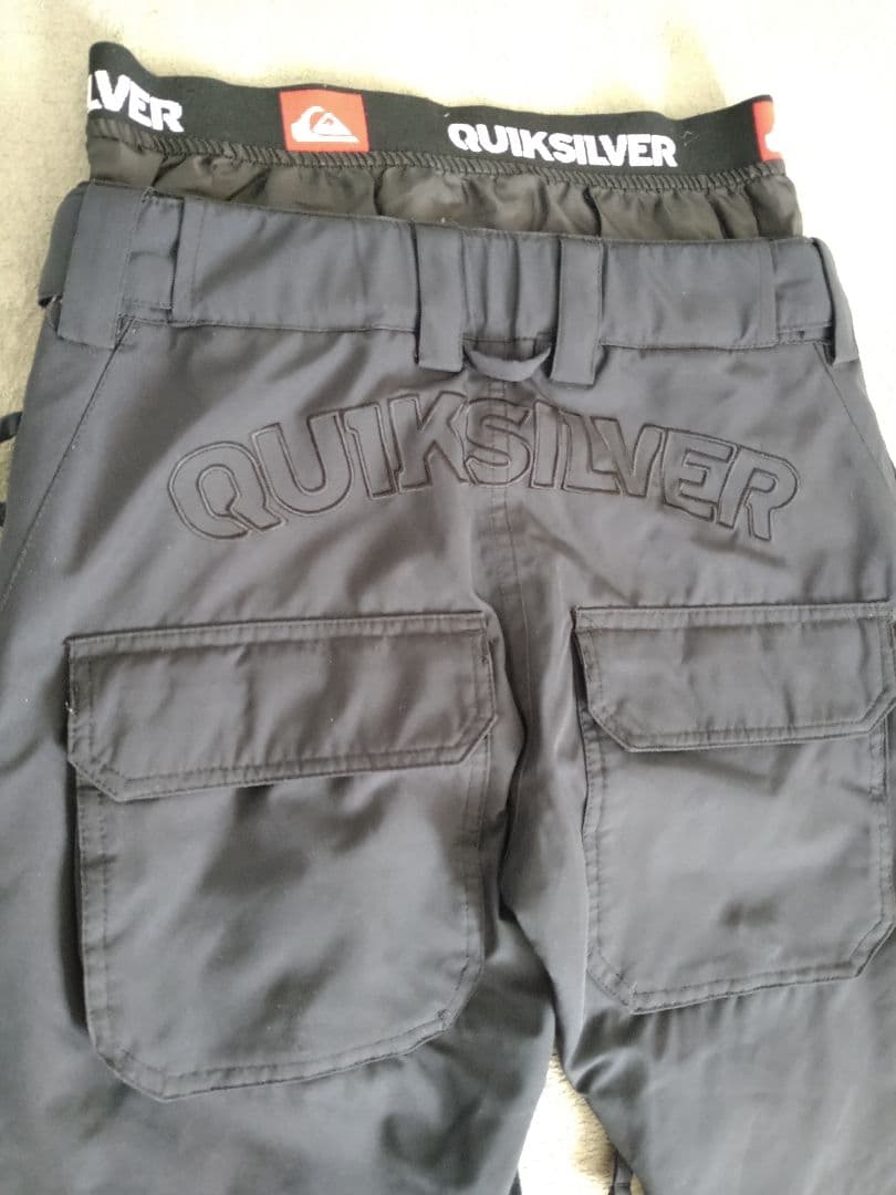 BURTON　 QUICKSILVER 子ども用スノーボード上下ウェアセット