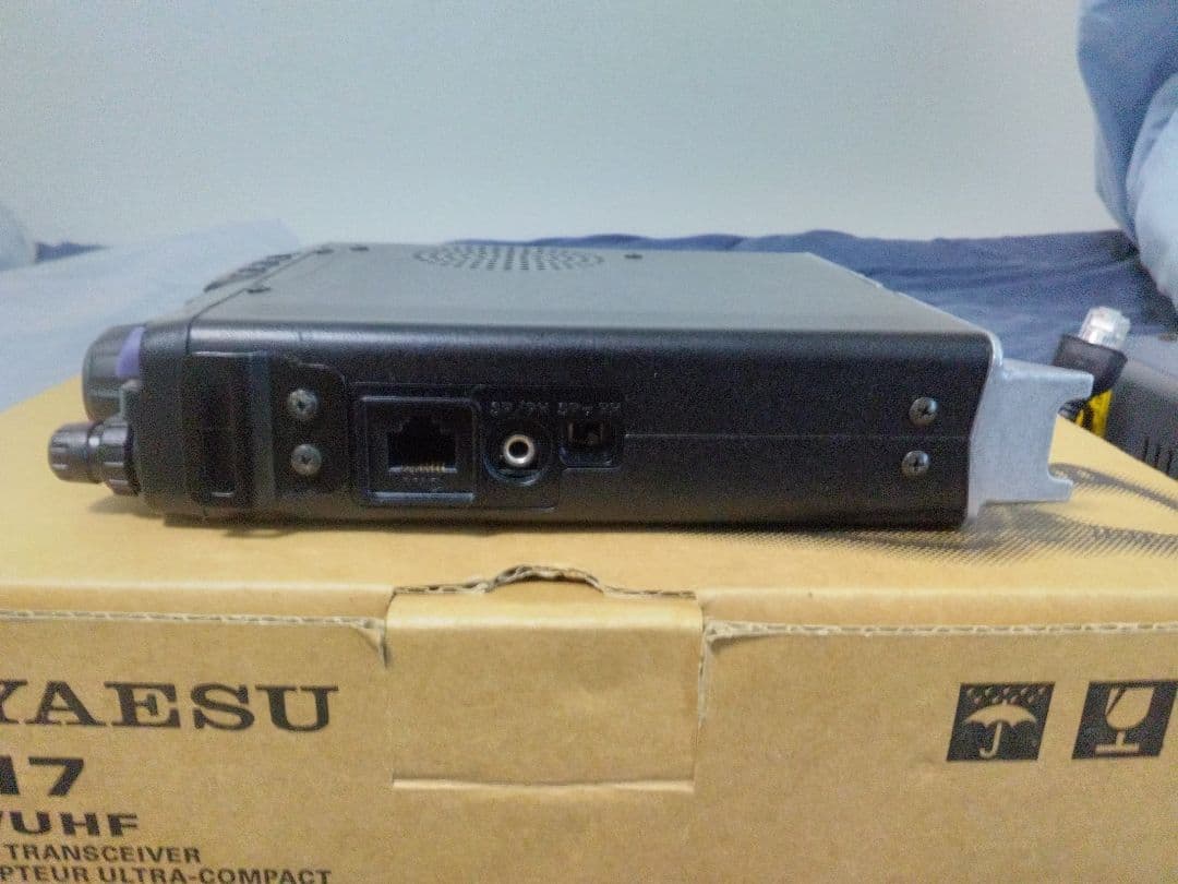 トランシーバー YAESU FT-817