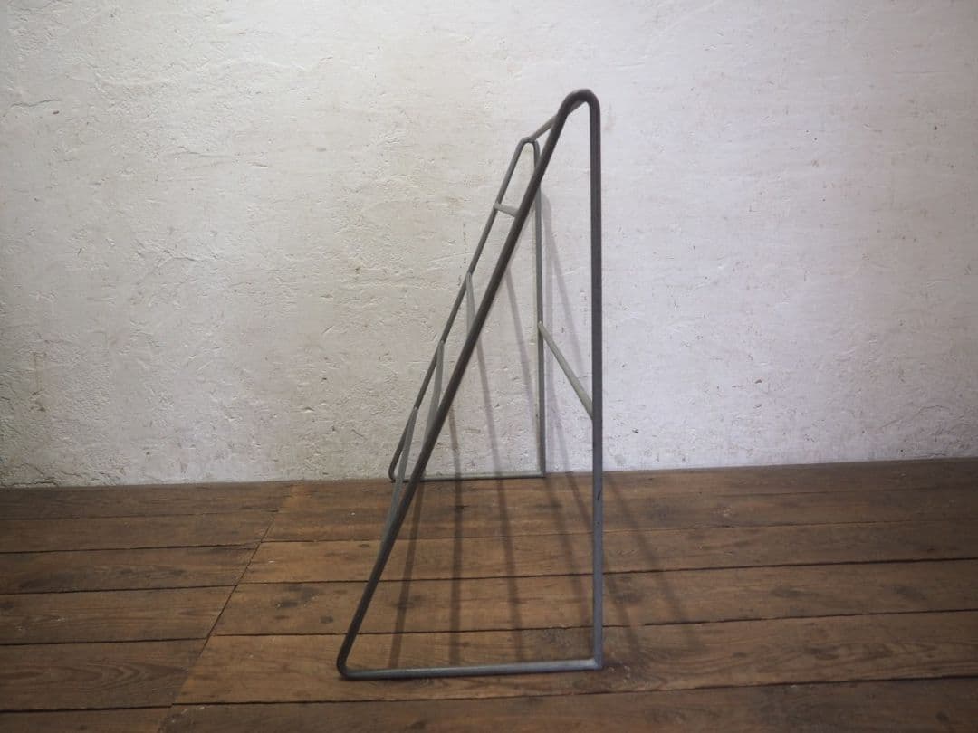 1340 ②古い鉄枠のアイアンラック　タオル掛け　レトロ　ビンテージ　工業系