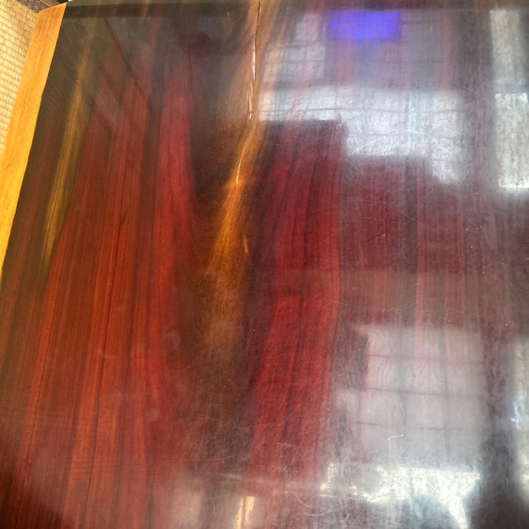 紅紫檀の座卓、ひび割れあり