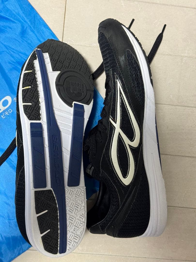 ビモロ ランニングシューズ ブラック　26.0