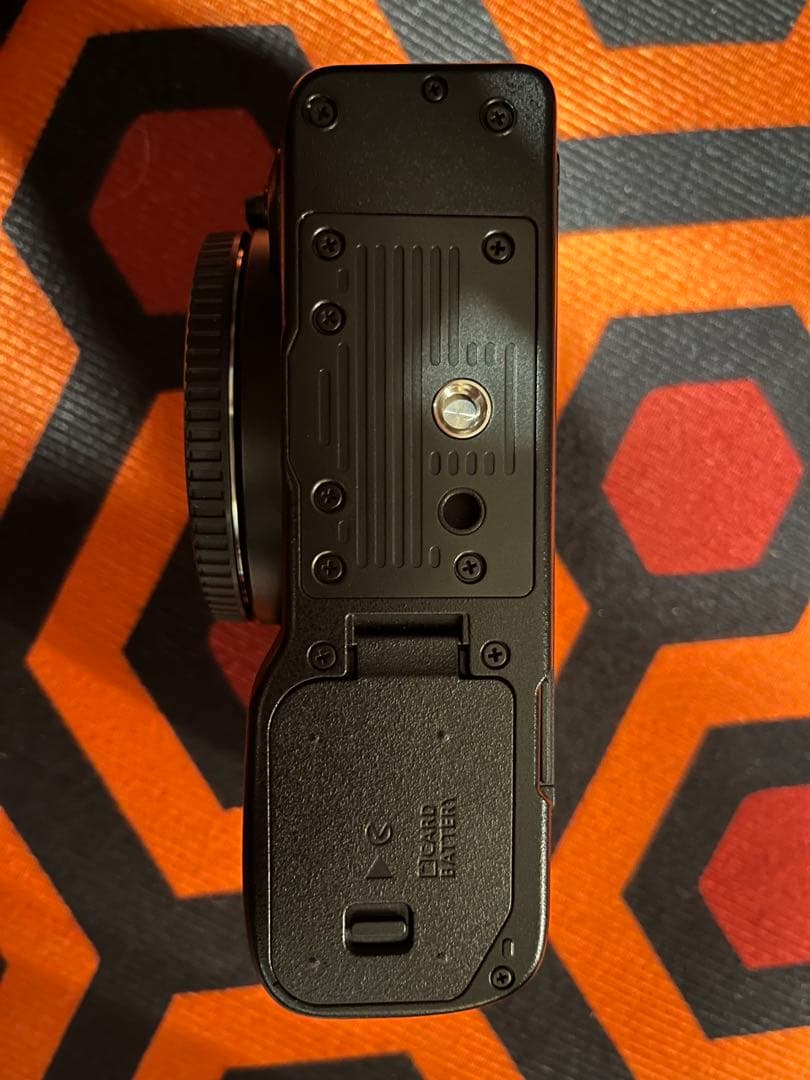 Nikon ZR ミラーレスカメラ 本体