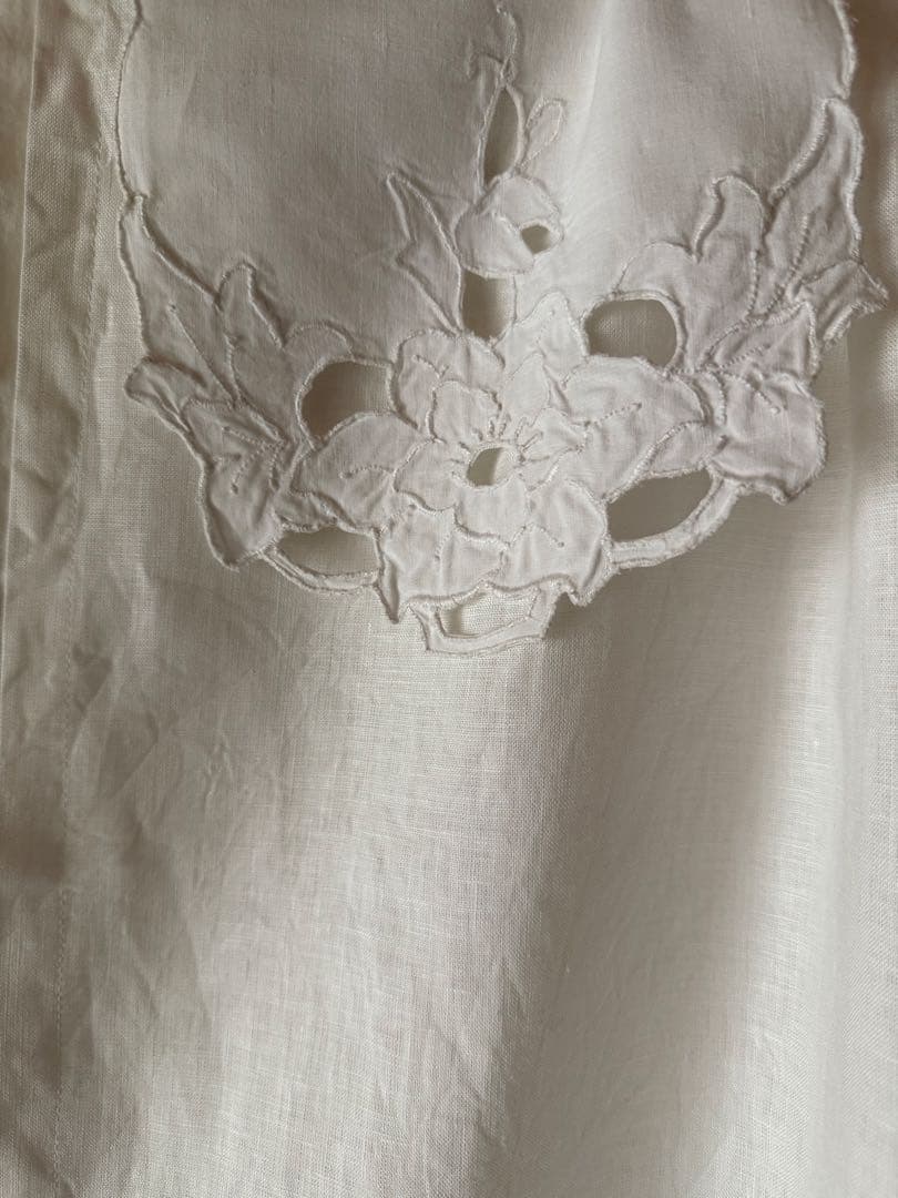 ホワイトリネンとキャベッジ&ローゼズの爽やかフリフリカーテン