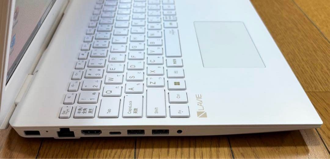 【ほぼ未使用】NEC LAVIE パールホワイト （ケース付）