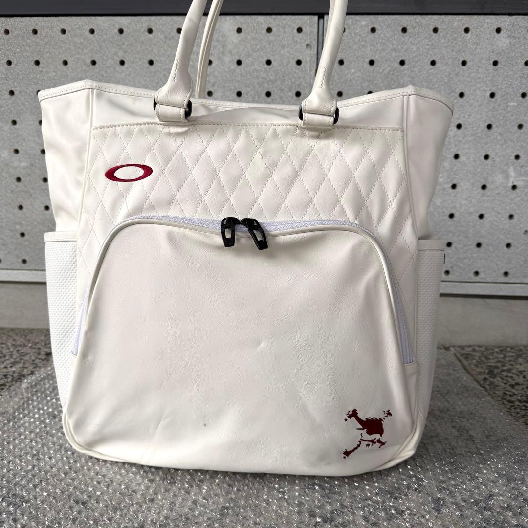 【オークリー】人気スカル刺繍ロゴ 合成皮革 ゴルフトートボストンバック 大容量‼️