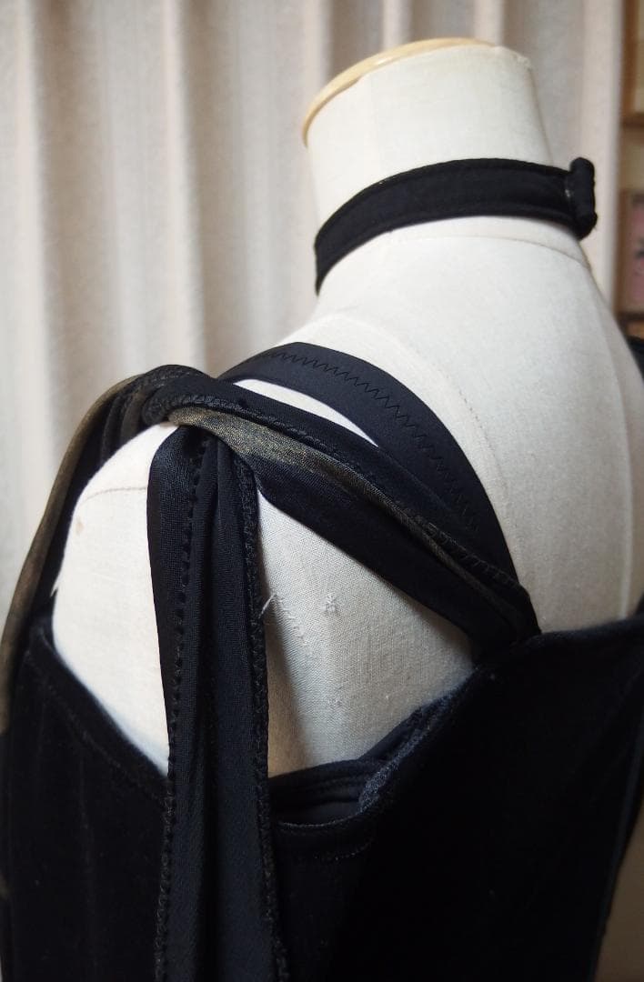 【社交ダンス】ジャンティ　黒＆プリント柄肩リボン　スタンダードドレス