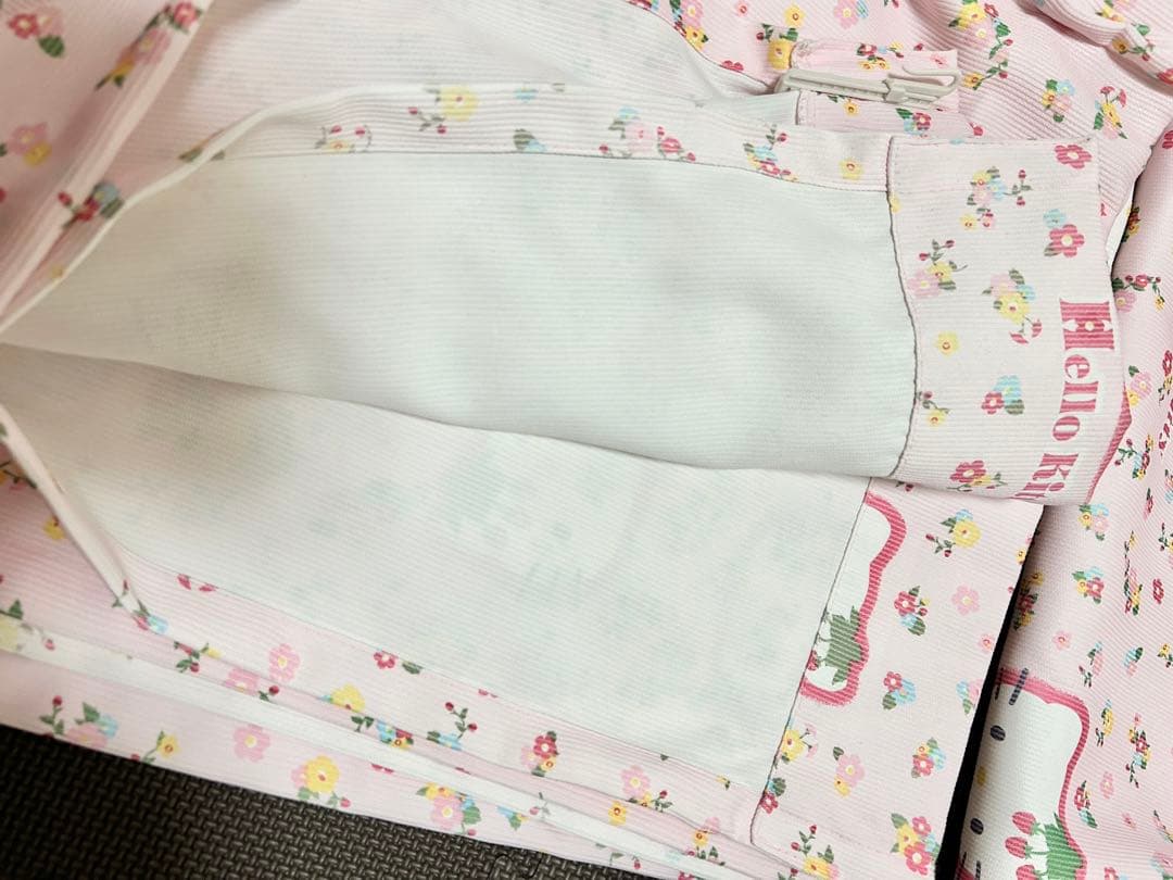 ハローキティ　カーテン　180cm 2枚組