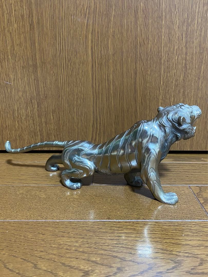 【骨董品】白銅製 村田宏作 虎 置物 飾り物 トラ 寅 とら 金属工芸 彫刻