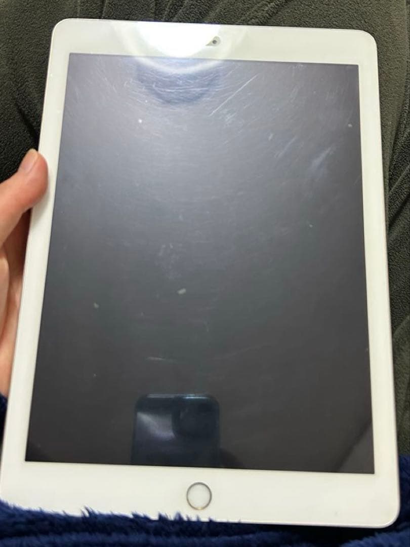 【本体のみ】Apple iPad 第5世代 32GB ゴールド