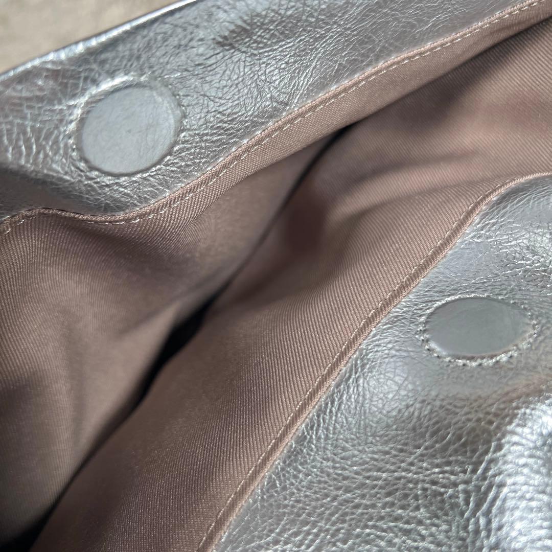 未使用級✨　イアパピヨネ　スワローマチショルダーバック　シルバー　レザー