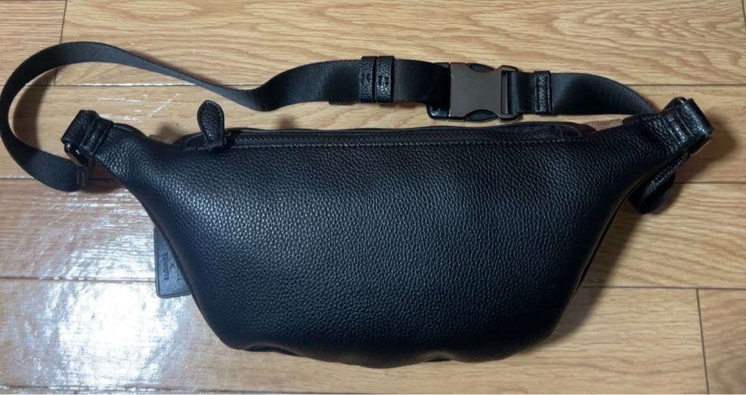 COACH ボディバッグ　スヌーピー　限定 【美品】