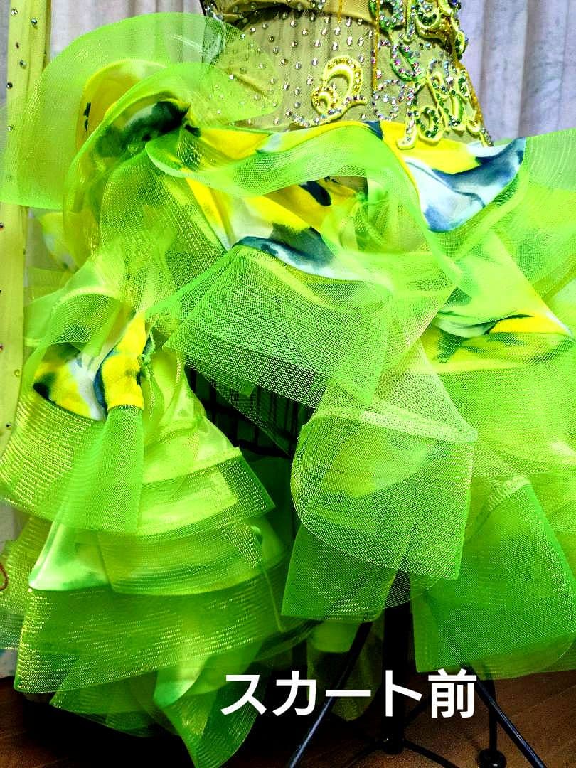 海外製ブランドING　ラテンドレスMサイズ９号 明るいグリーン フリル付き