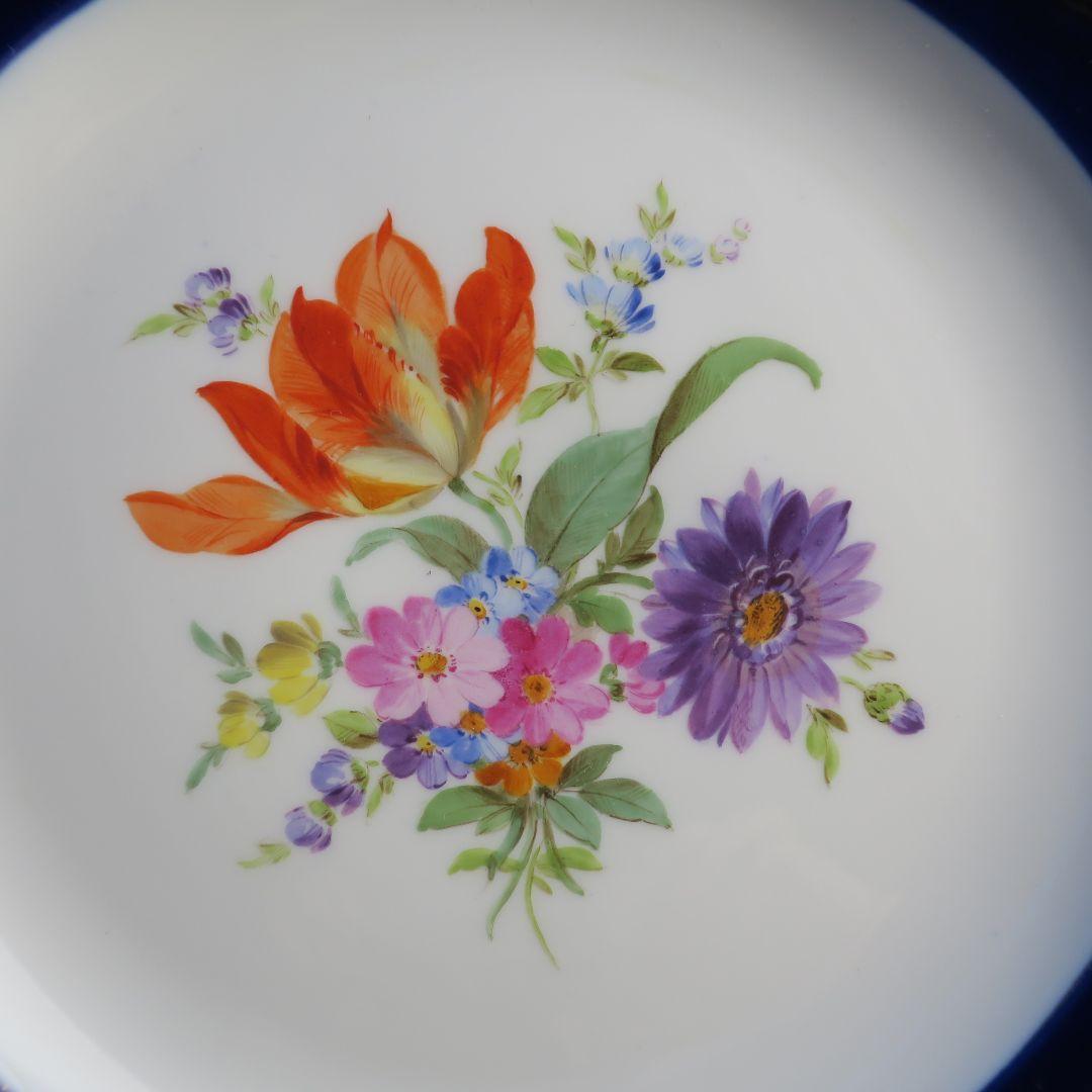 繊細さが目を惹くマイセンのコバルトブルー皿（21.5cm）