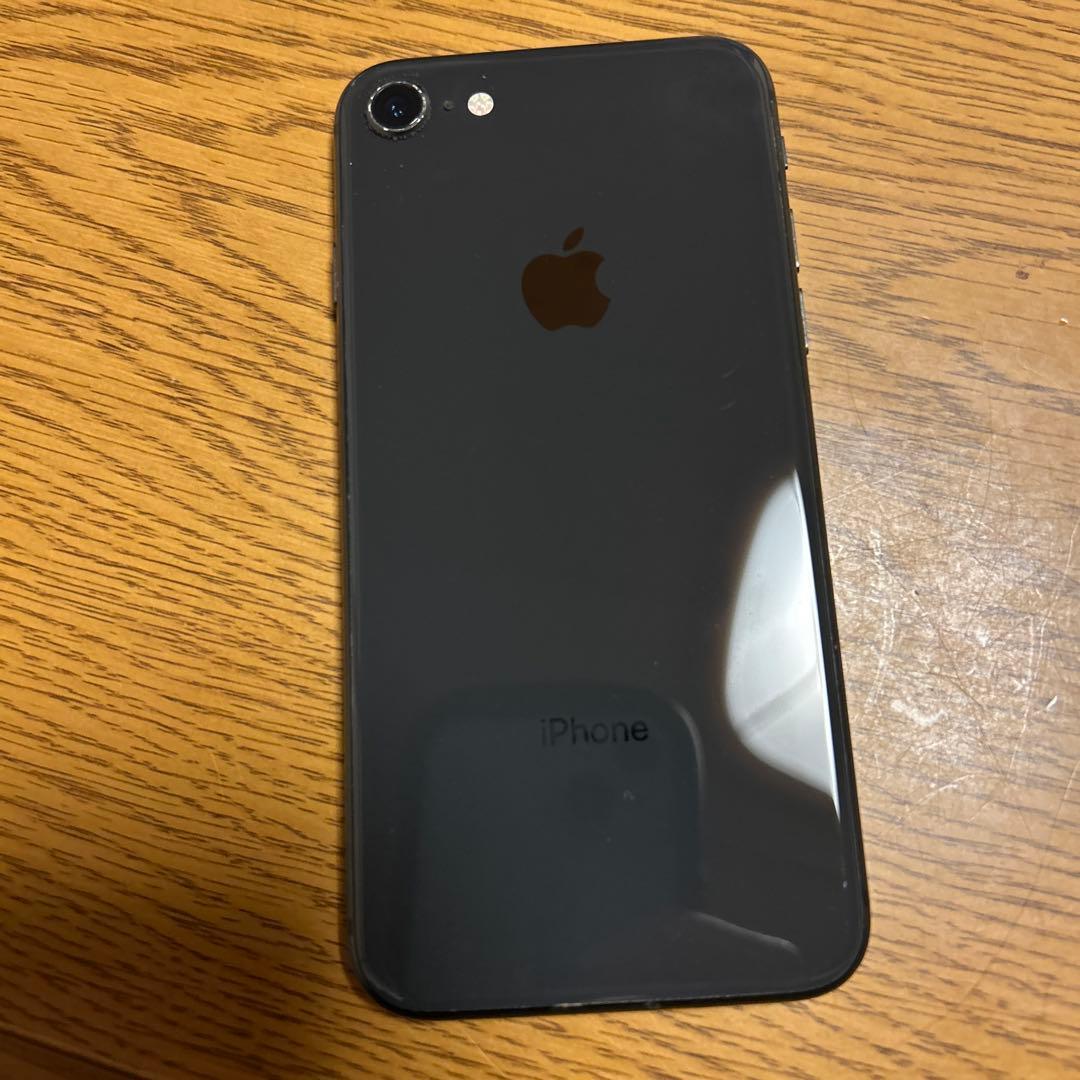 お*り様 Apple iPhone 8 ブラック　64GB