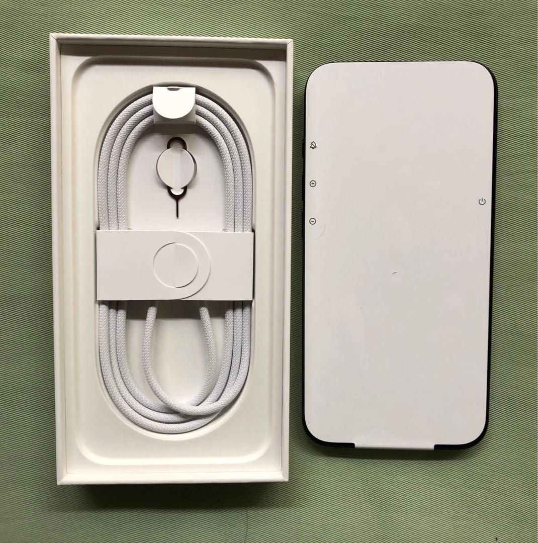 Apple iPhone 16e ブラック　買い戻し可　保証有