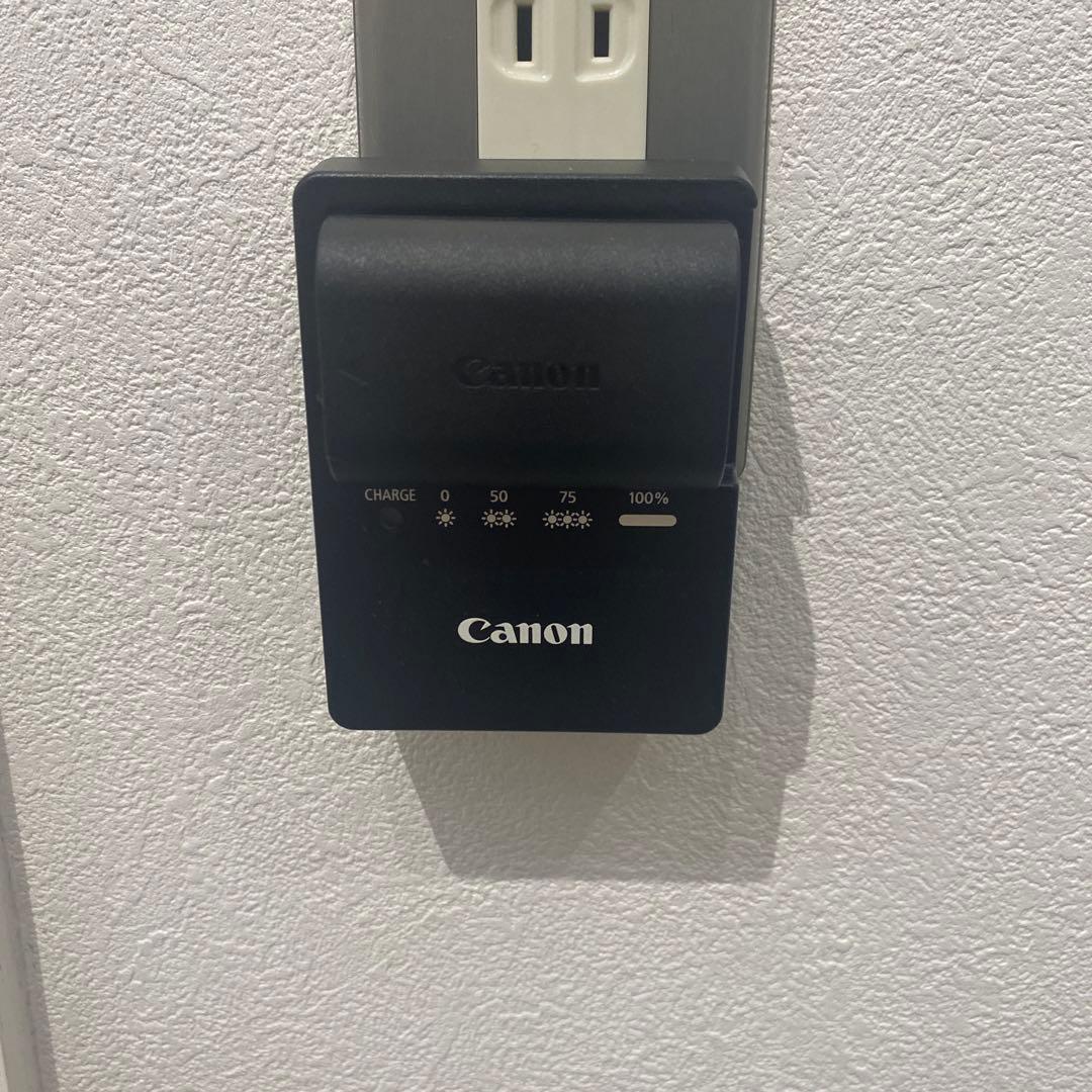 Canon EOS 6d mark2 ボディandレンズand充電器