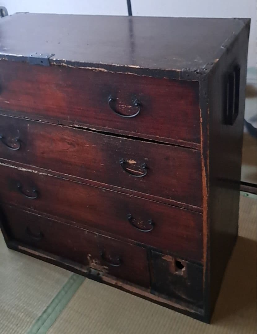 年季が入り過ぎた江戸時代の桐？箪笥