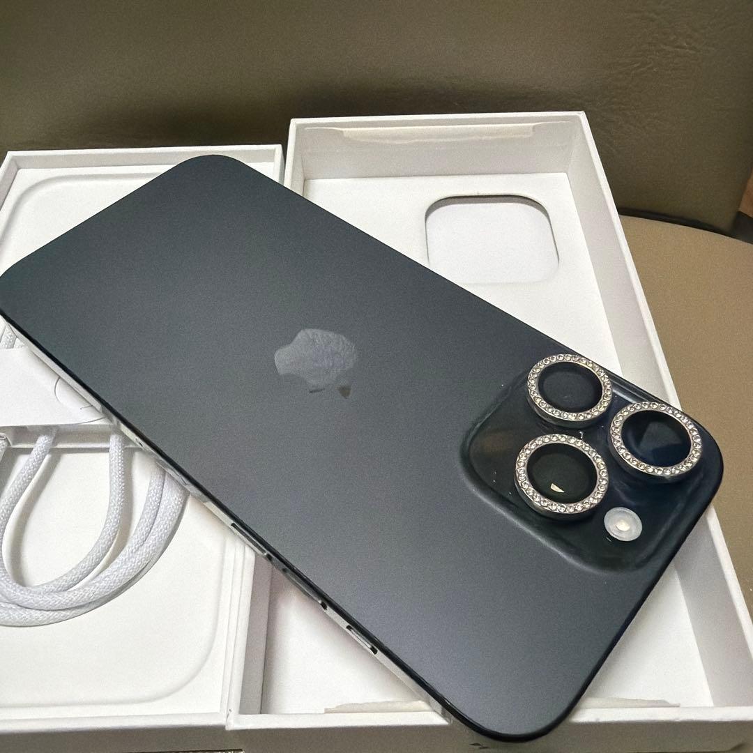 美品iPhone16ProMax 256GB SIMフリー ブラックチタニウム