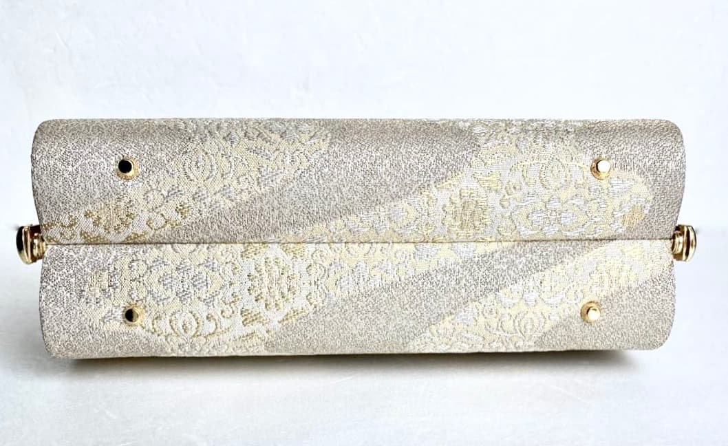 高級和装バック草履セット ホワイトシルバーに金銀糸 上品で聡明な佇まい ご入学式