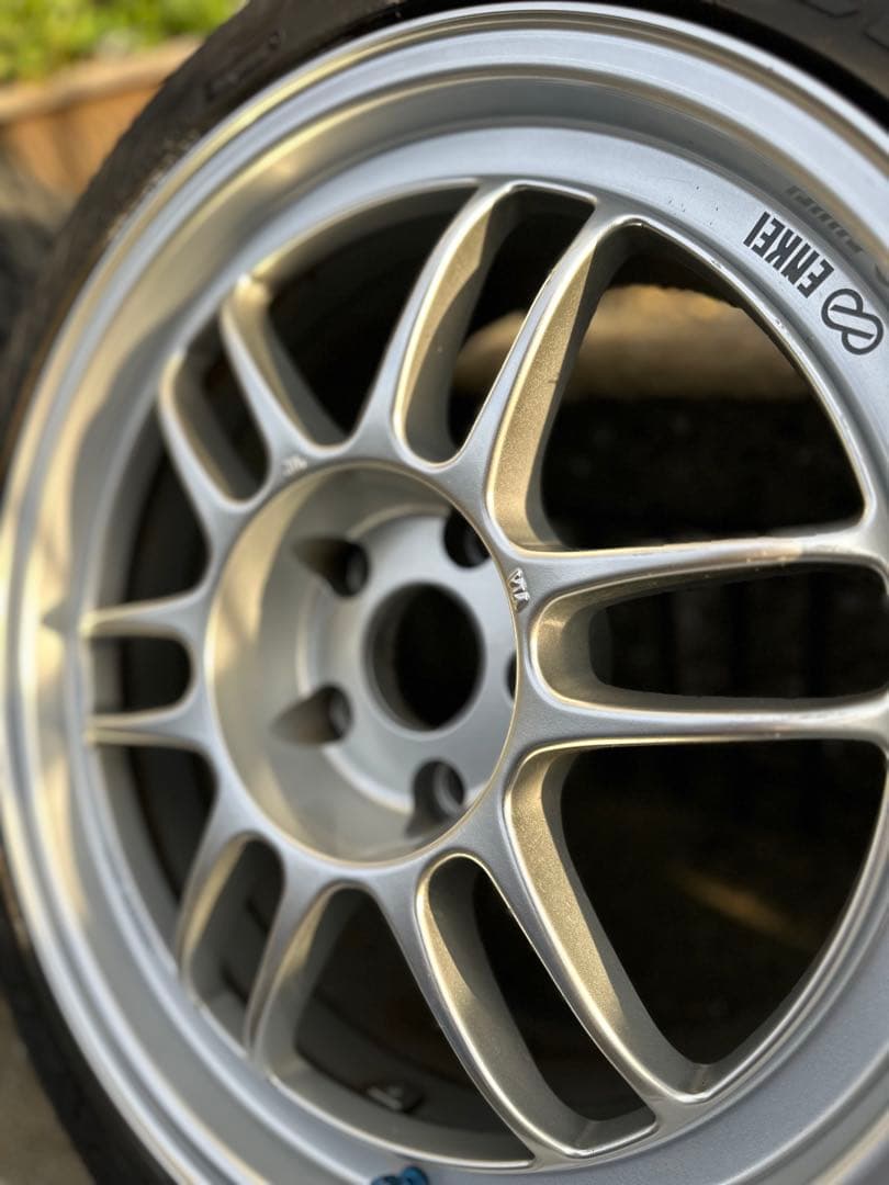 ENKEI RPF1シルバー 17インチ 8.5J 5H114.3 +30