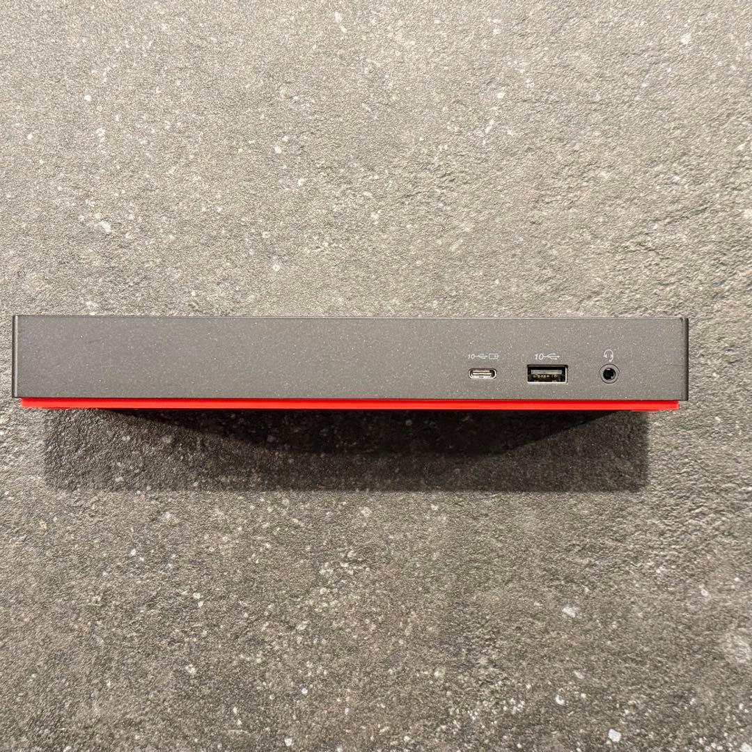 ThinkPad ユニバーサル Thunderbolt 4ドッキングステーション