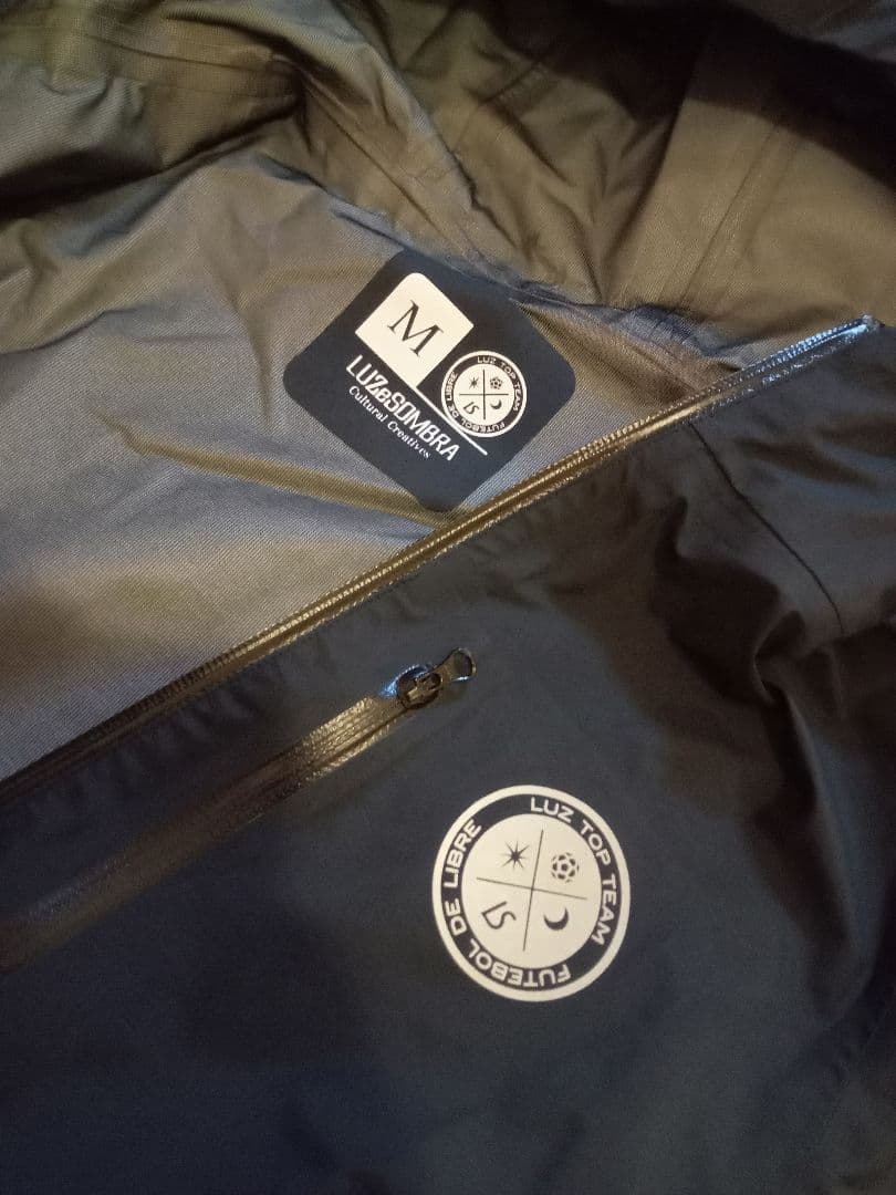 ルースイソンブラ　LTT　トップチーム　高機能ジャケット　メンズМ　黒　美品