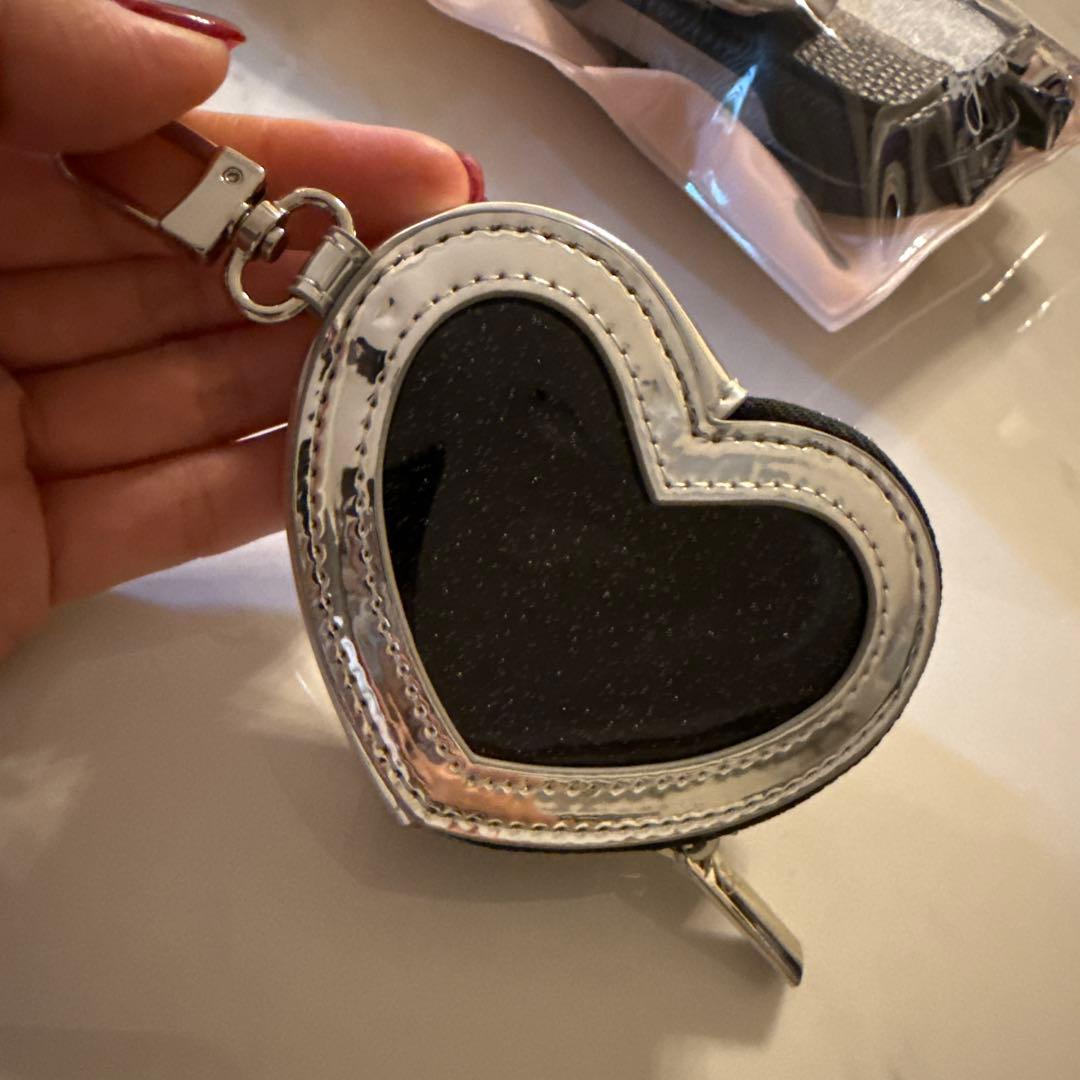 エジュー　iPhone16pro ケース　、　ミニポーチ