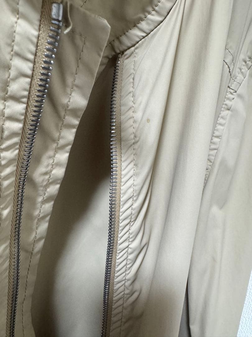 大幅値下げ中！PRADAイタリア製 ナイロンジャケット ベージュ M 美品