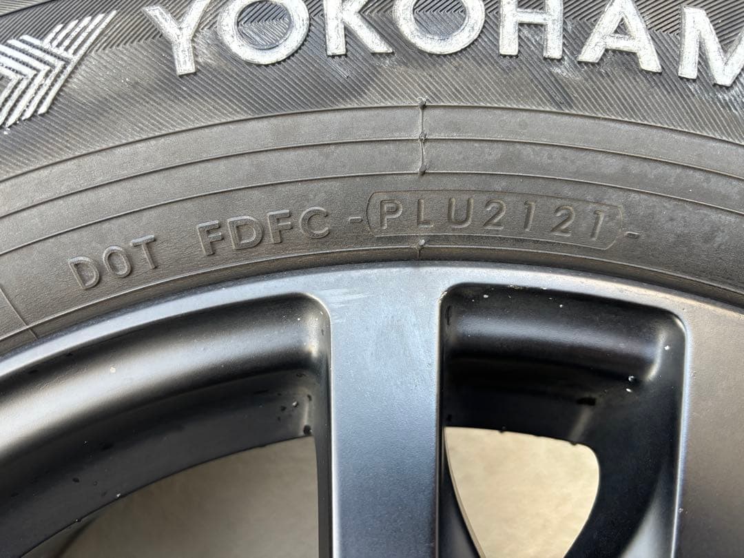 【24時間限定値下げ】17ブラックホイール＆225/60R17タイヤ4本セット