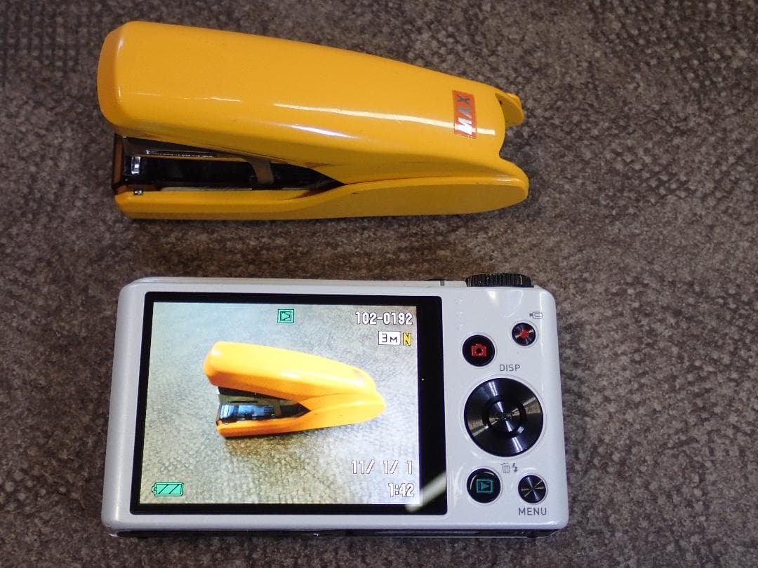 CASIO EXILIM デジタルカメラ EX-ZR200