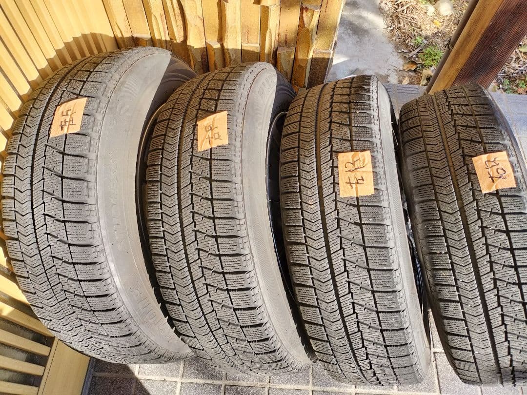 送料無料 美品【14インチ4本】【バリ溝】【165/70R14】ブリザックVRX