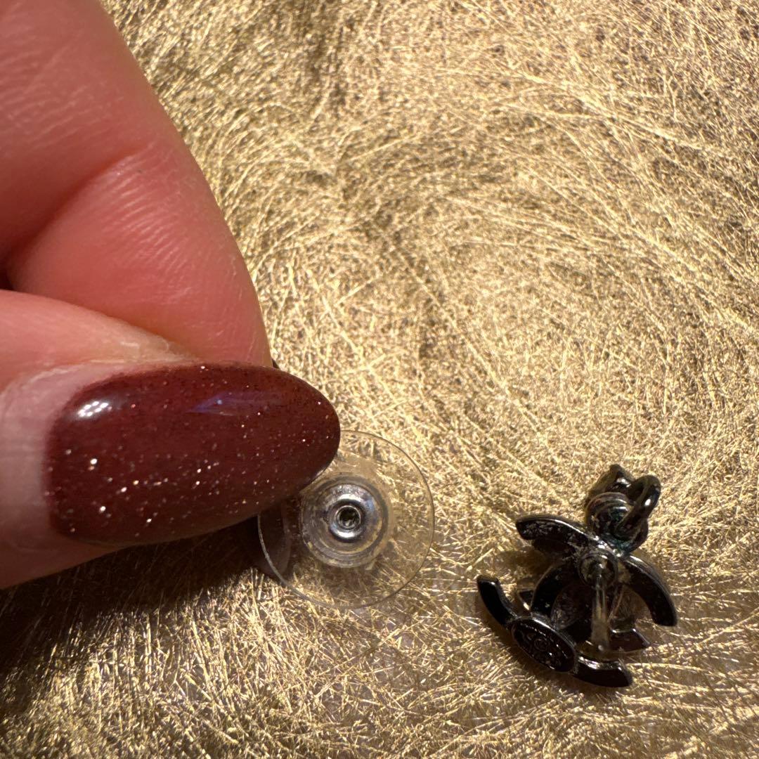 シャネル シルバー CCロゴ　ピアス(片耳用) ラインストーン付