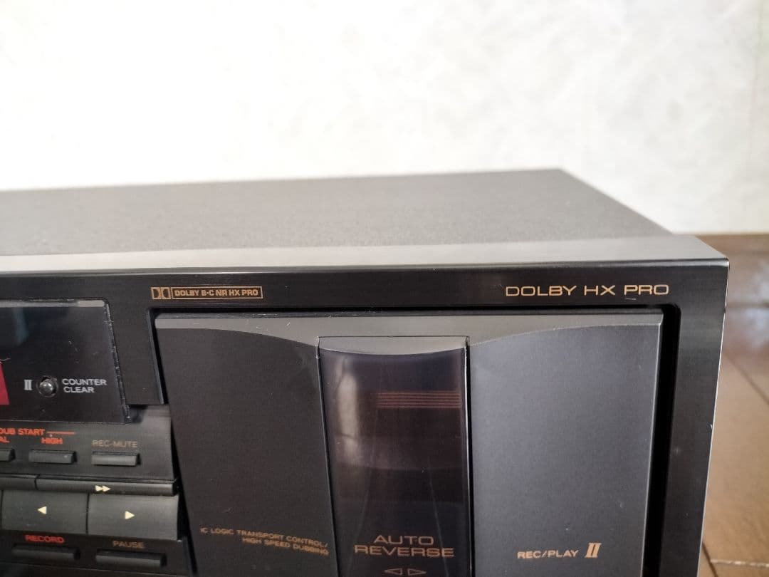 TEAC（ティアック）のダブルカセットデッキ W-850R