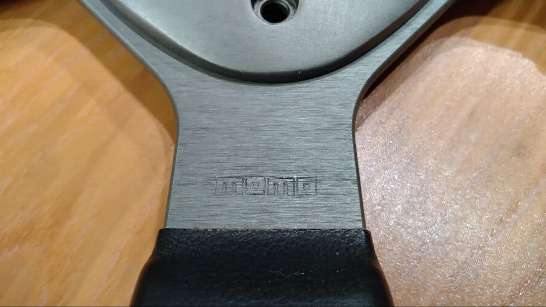 MOMO 3スポーク ステアリング