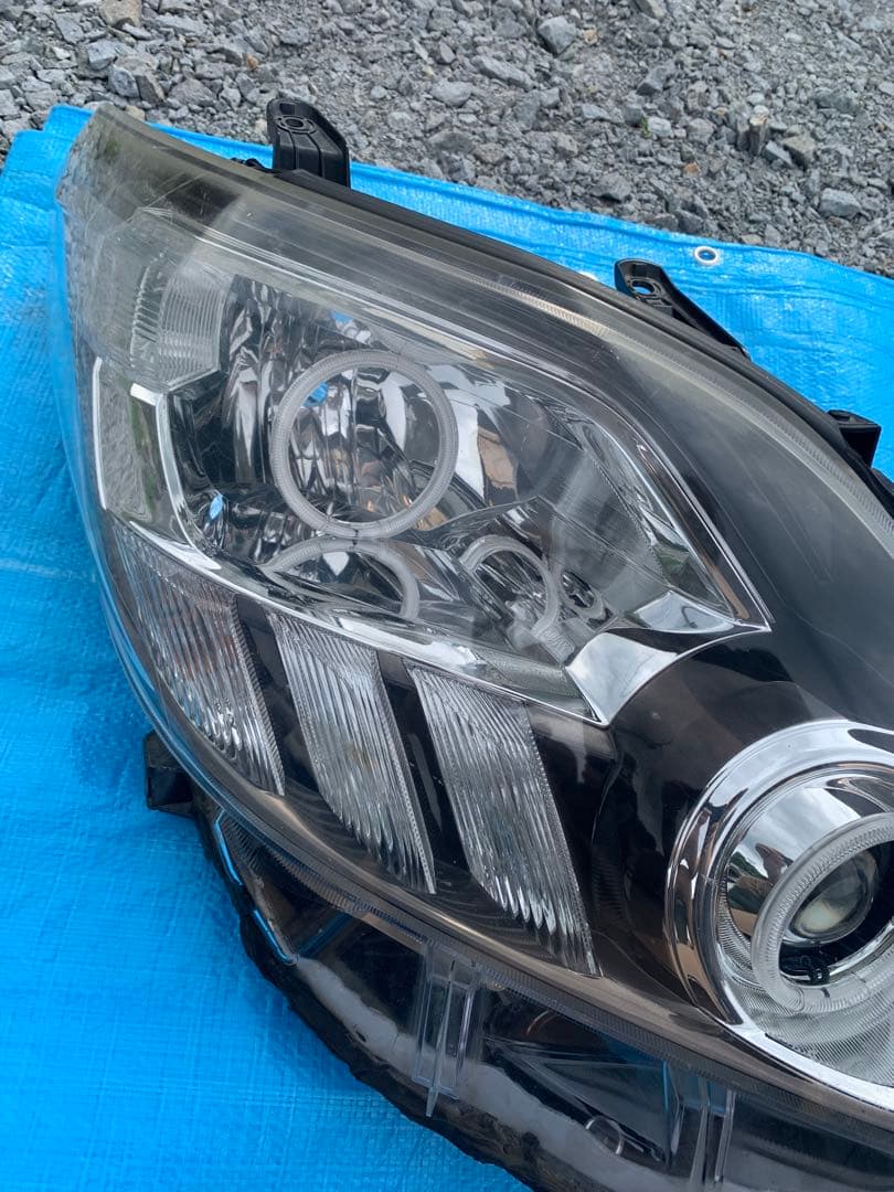 アルファード20後期　ヘッドライト　イカリング