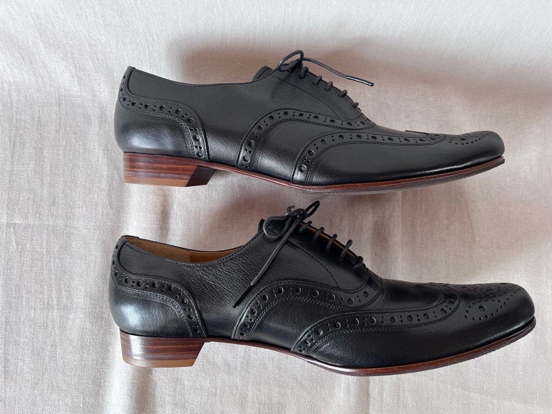 chausser ブラック ウィングチップ 革靴