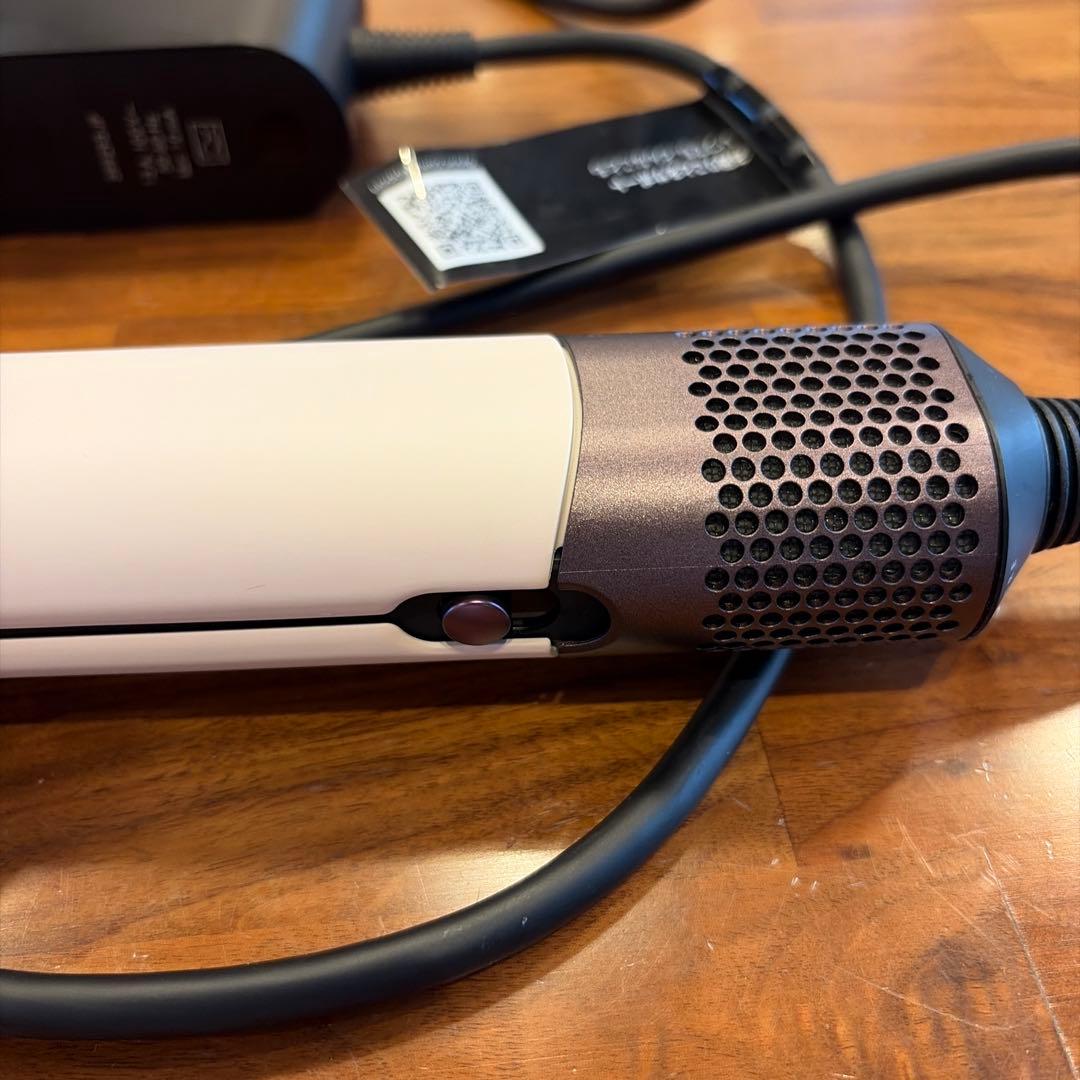 ダイソンストレートドライヤー