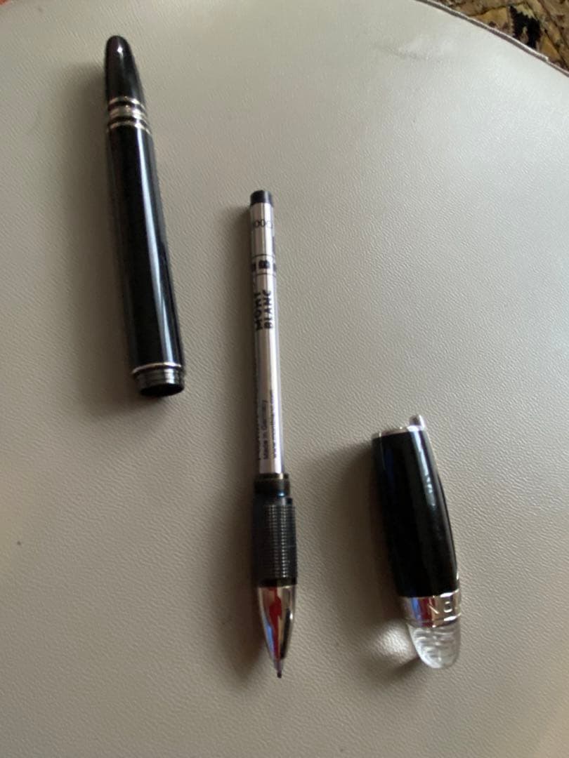 Montblanc 黒 ファインライナー