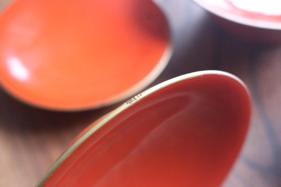 傷あり！時代金縁朱漆に優美な松鶴亀沈金の映える大椀2点（検輪島塗沈金椀雑煮椀