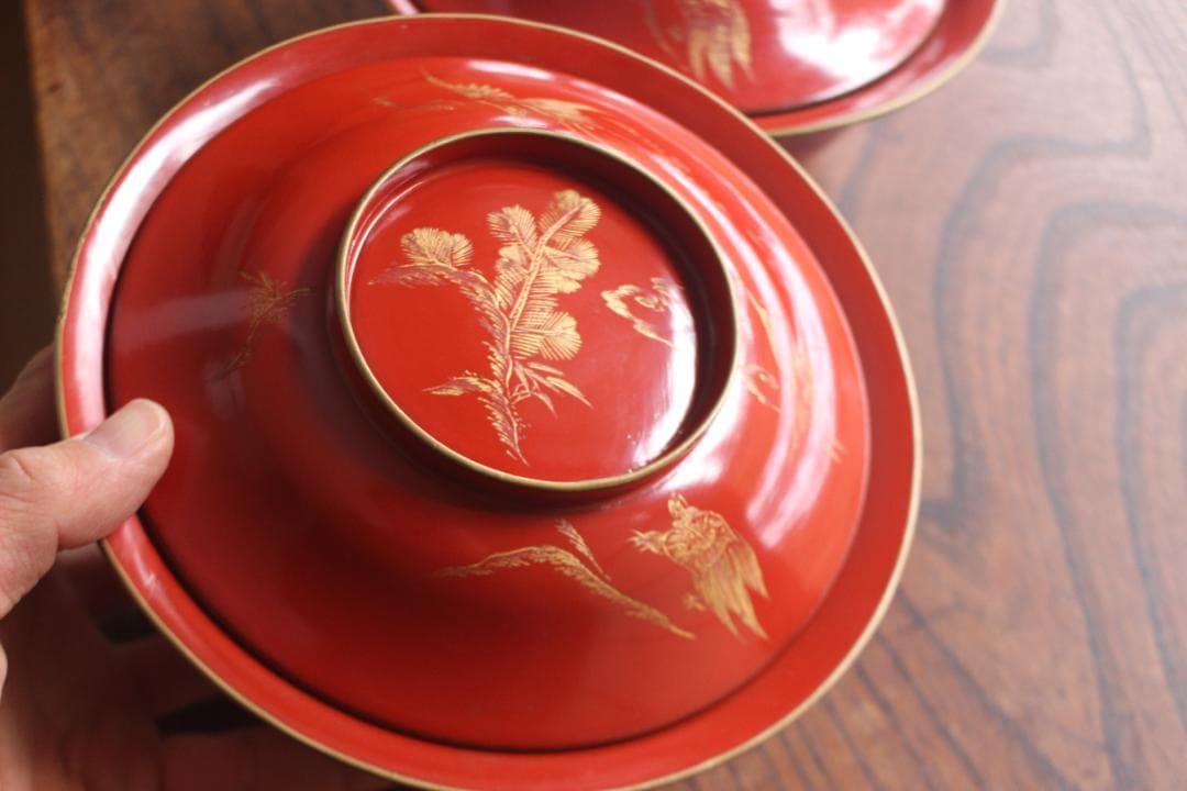 傷あり！時代金縁朱漆に優美な松鶴亀沈金の映える大椀2点（検輪島塗沈金椀雑煮椀