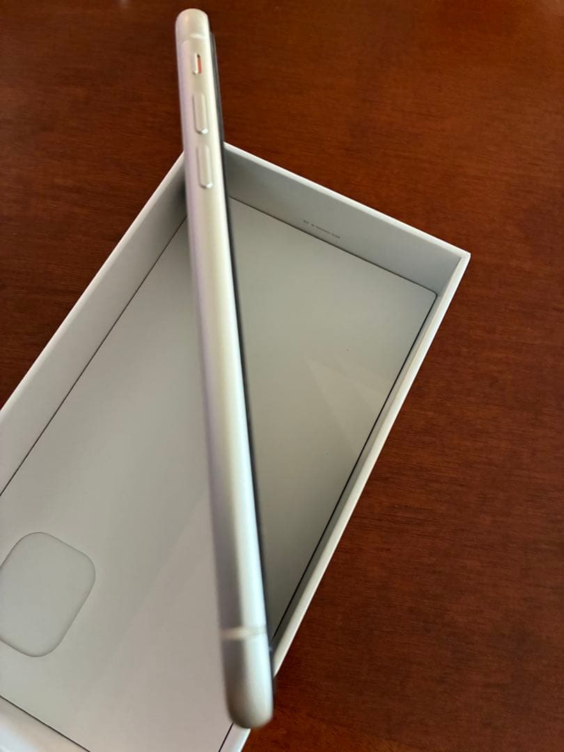 Apple iPhone 11 ホワイト 本体　付属品