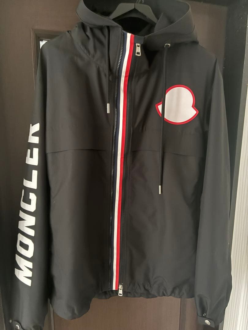 モンクレール　ナイロンブルゾン