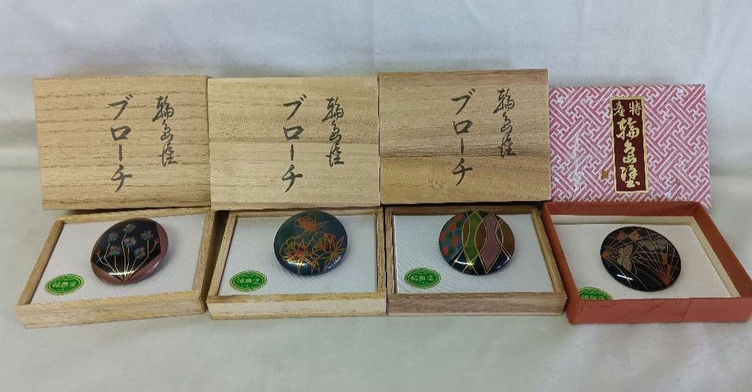 輪島塗　ブローチ　4点セット　漆塗り　蝶　ぼかしバラ　螺鈿　伝統工芸　金蒔絵