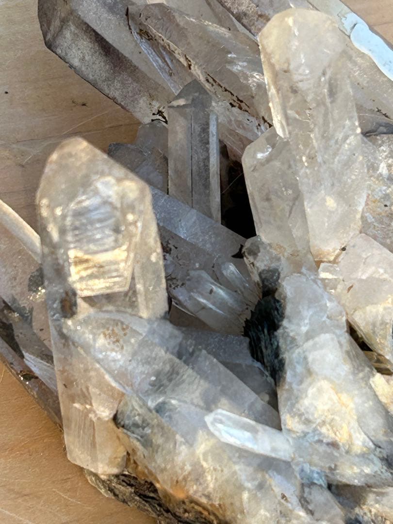 ヘマタイト水晶クラスター天然石非常に珍しい水晶29,800 ‼️大特価SALE